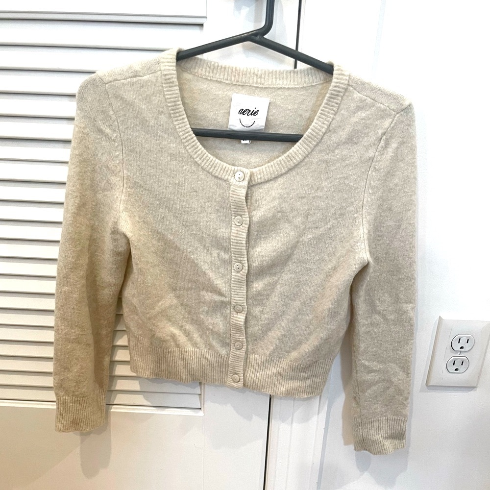 Aerie soft cream colored cardigan, small